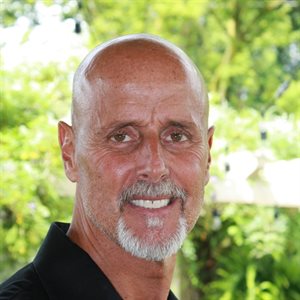 James Leone